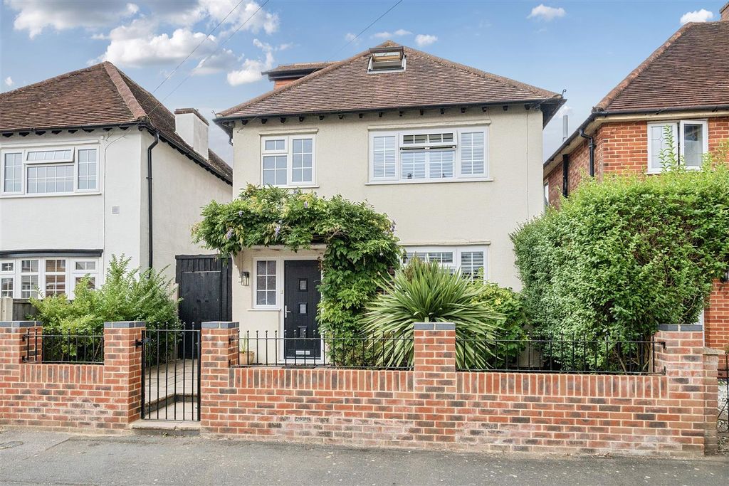 Additional image 2 of 4 bed detached house for saleNorthbrook Road, Aldershot GU11