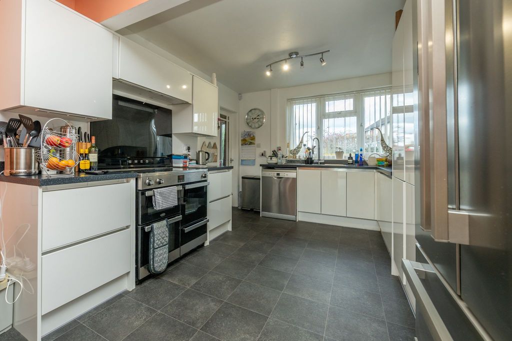 Additional image 6 of 4 bed semi-detached house for saleThrockmorton Road, Alcester B49