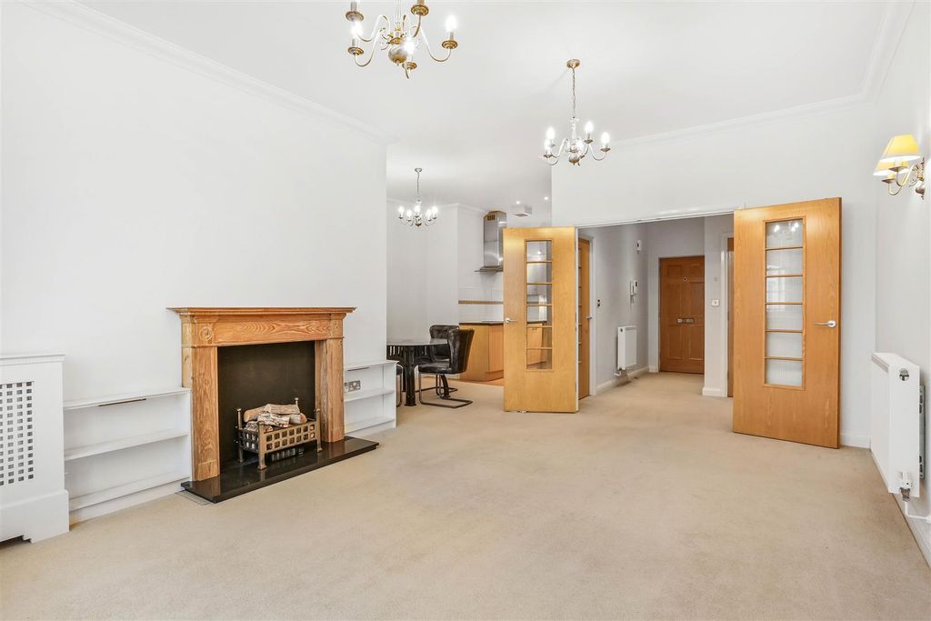 Additional image 7 of 2 bed flat for saleThe Tracery, Banstead SM7