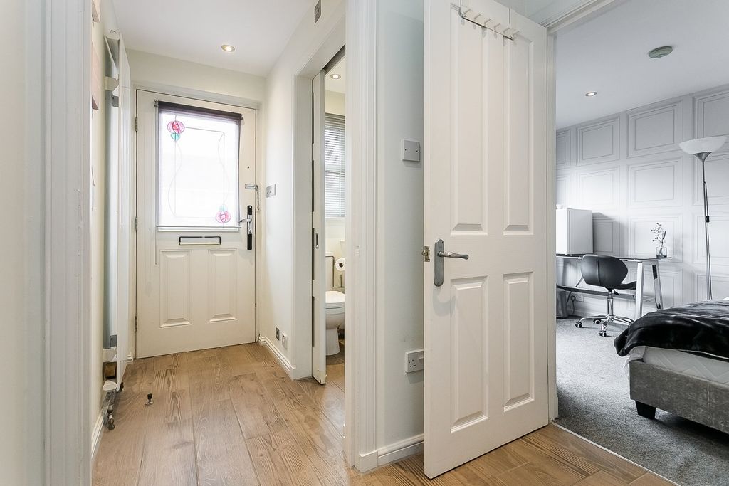 Additional image 28 of 4 bed semi-detached house for saleFernieside Place, Edinburgh EH17