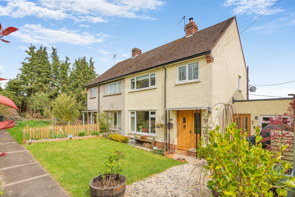 3 bed semi-detached house for saleTy Freeman Houses, Usk, Monmouthshire NP15