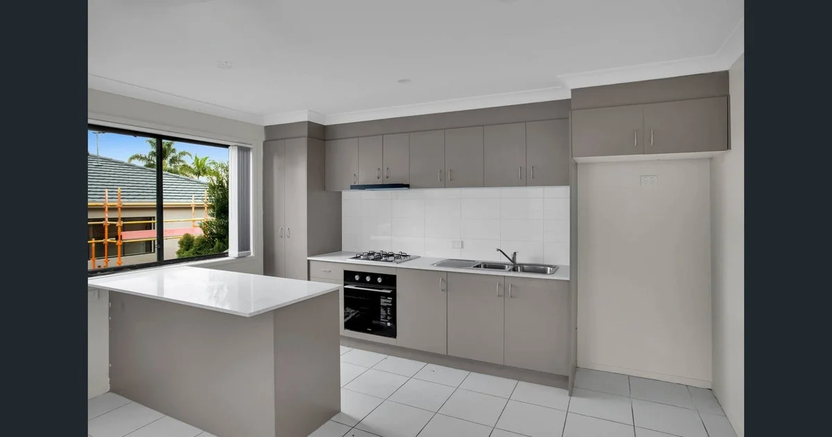 16a Chandon Court, Hillcrest QLD 4118