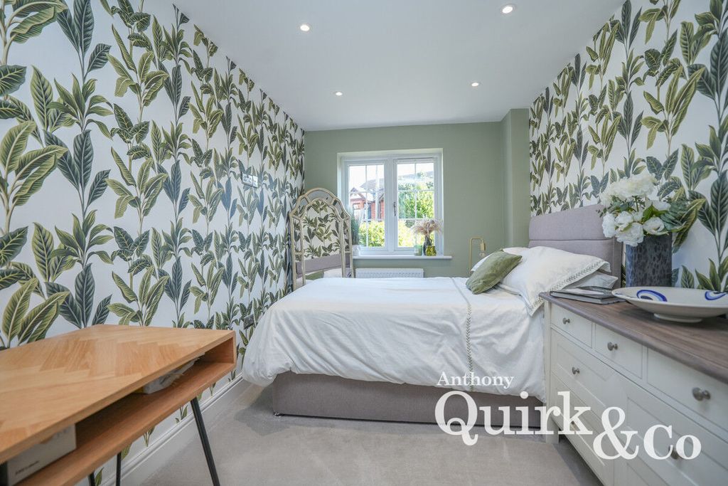 Additional image 10 of 2 bed flat for saleHigh Road, Benfleet SS7