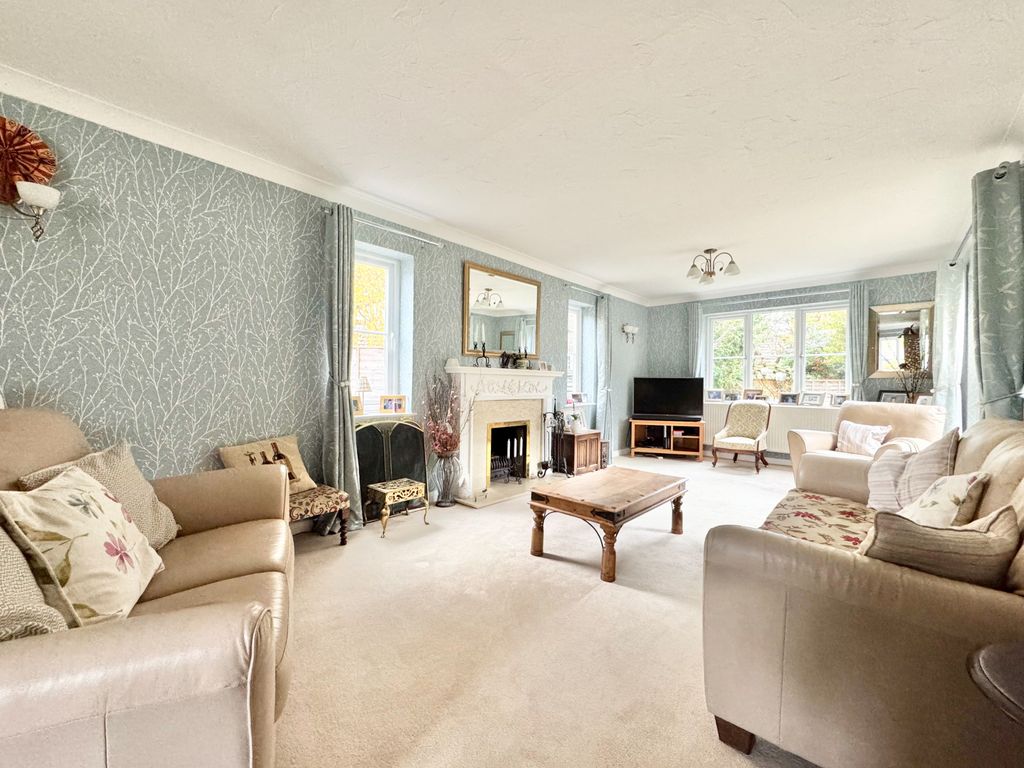 Additional image 10 of 4 bed detached house for saleMandelyns, Northchurch, Berkhamsted HP4