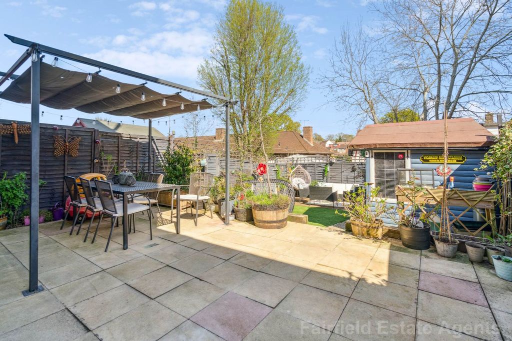 Additional image 18 of 4 bed terraced house for saleLongcliffe Path, South Oxhey, Watford WD19