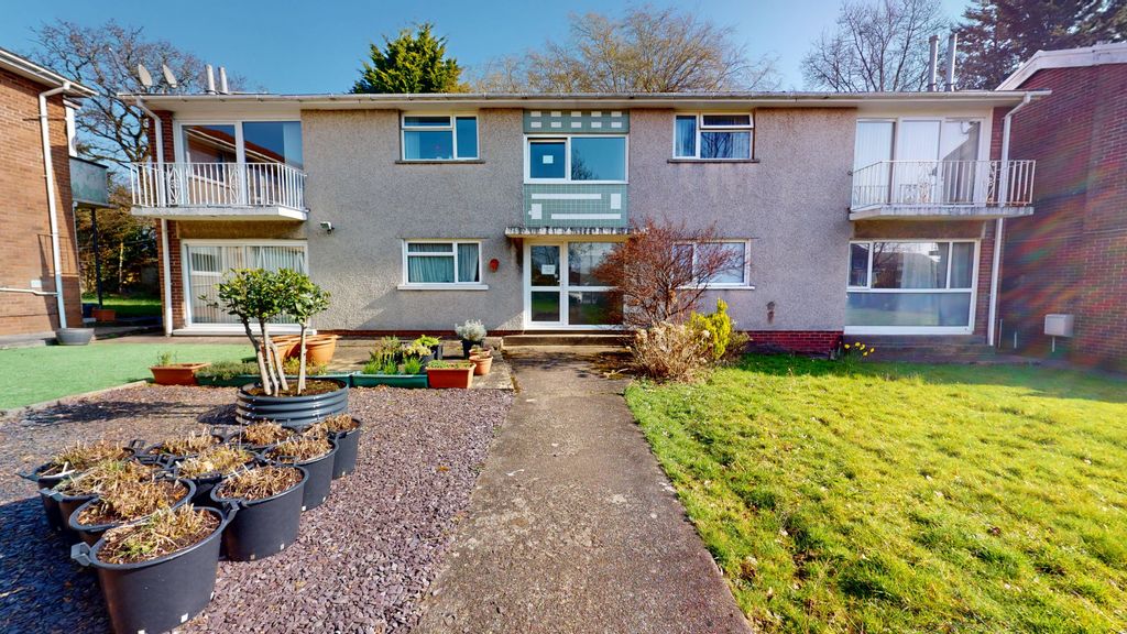 2 bed flat for saleClos Hendre, Cardiff CF14