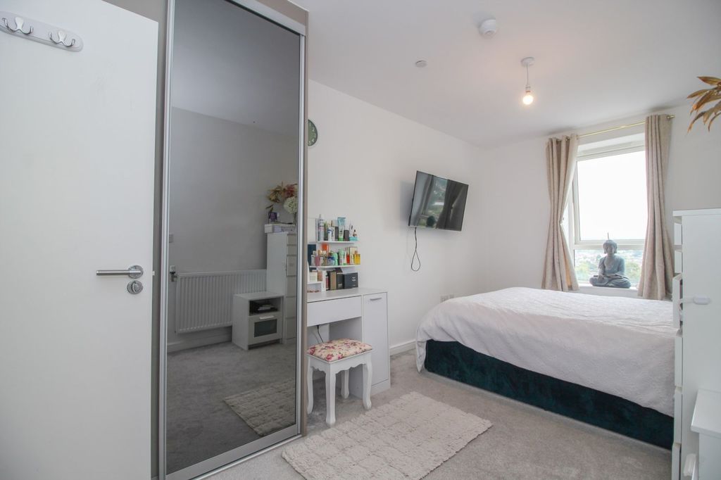 Additional image 7 of 2 bed flat for saleOxhey Drive, South Oxhey, Watford WD19