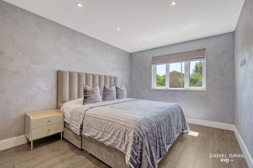 Additional image 29 of 5 bed detached house for saleGreat Berry Lane, Langdon Hills, Basildon SS16