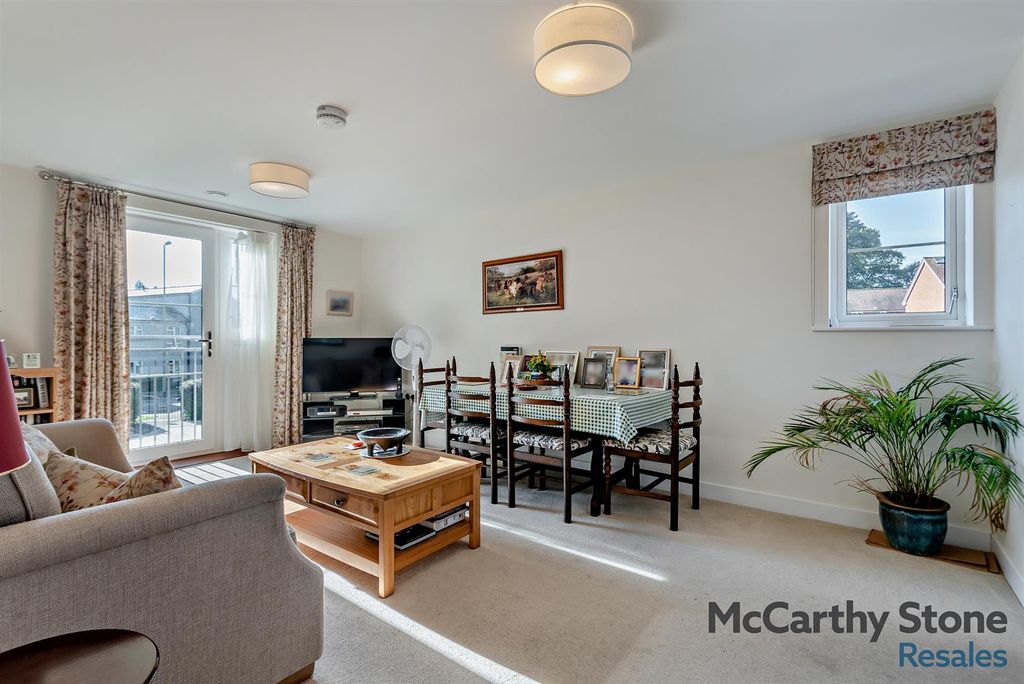Additional image 2 of 2 bed flat for saleQueen Elizabeth Place, Orchard Lane, Alton GU34