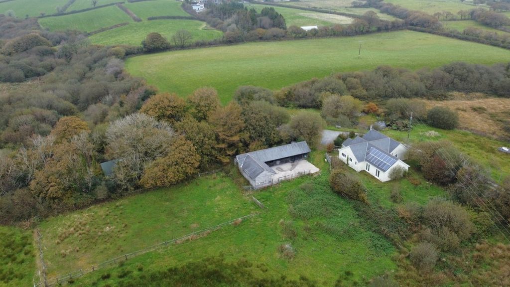 4 bed farm for saleMeinciau, Kidwelly SA17