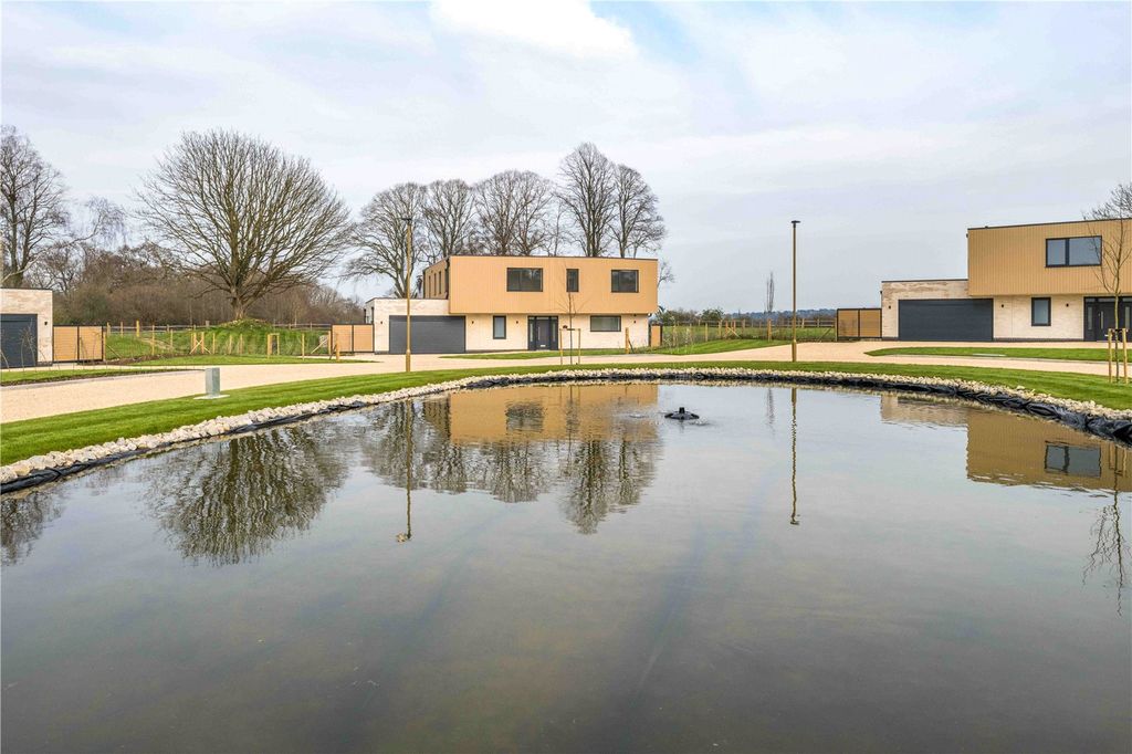 5 bed detached house for saleWhittaker Lodge, Courtlands Park, Banstead, Surrey SM7