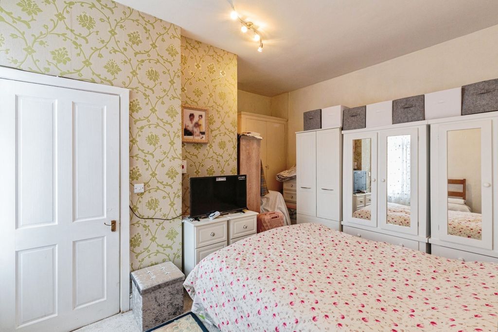 Additional image 11 of 6 bed end terrace house for saleVictoria Road, Lytham St. Annes, Lancashire FY8