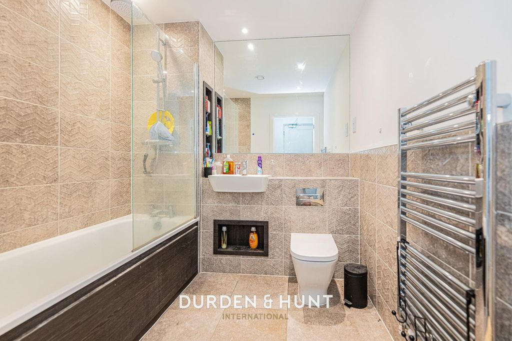 Additional image 11 of 2 bed flat for saleFinlay Gardens, Hornchurch RM12