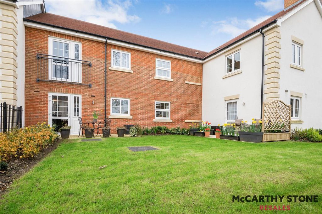 Additional image 25 of 2 bed flat for saleQueen Elizabeth Place, Orchard Lane, Alton GU34