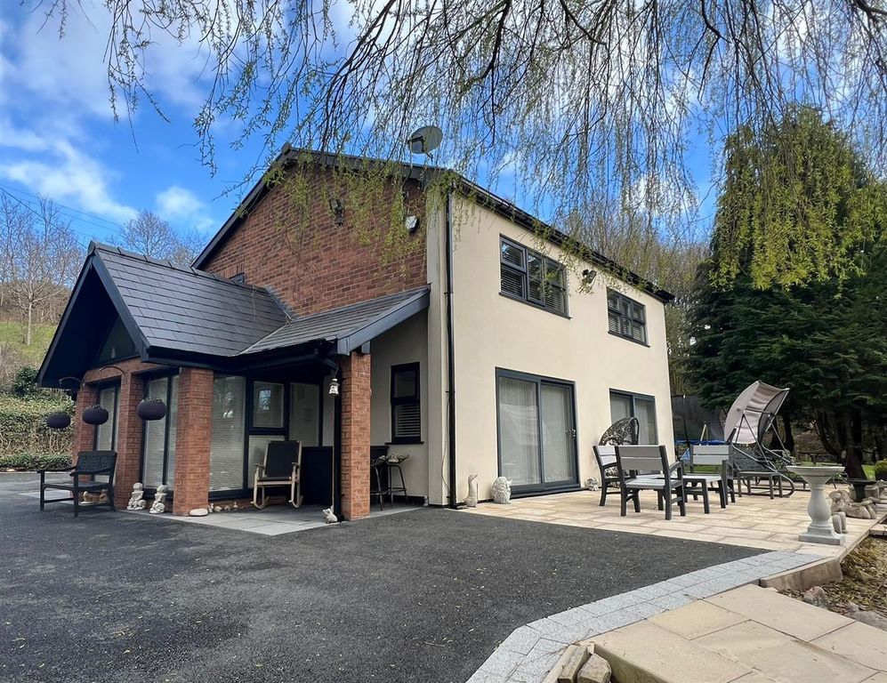 Additional image 3 of 4 bed detached house for salePark Bridge, Ashton-Under-Lyne OL7