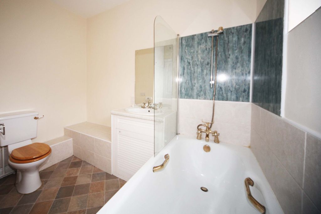 Additional image 7 of 2 bed flat for saleDale Road North, Darley Dale, Matlock DE4