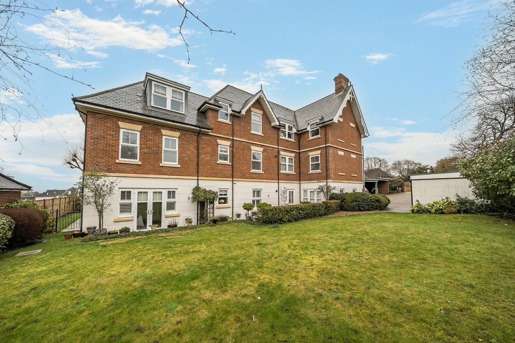 Additional image 21 of 3 bed flat for saleOverbury Avenue, Beckenham BR3