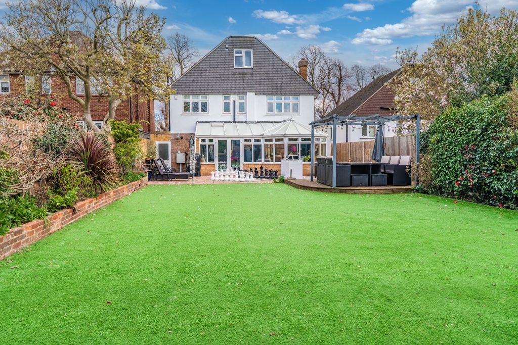 Additional image 35 of 5 bed detached house for saleGravel Hill Close, Bexleyheath, Kent DA6