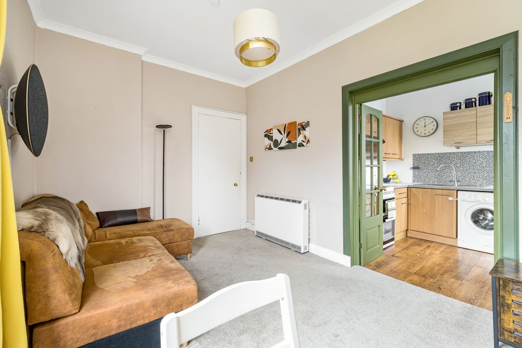 Additional image 7 of 1 bed flat for sale15/8 Belmont Road, Juniper Green, Edinburgh EH14