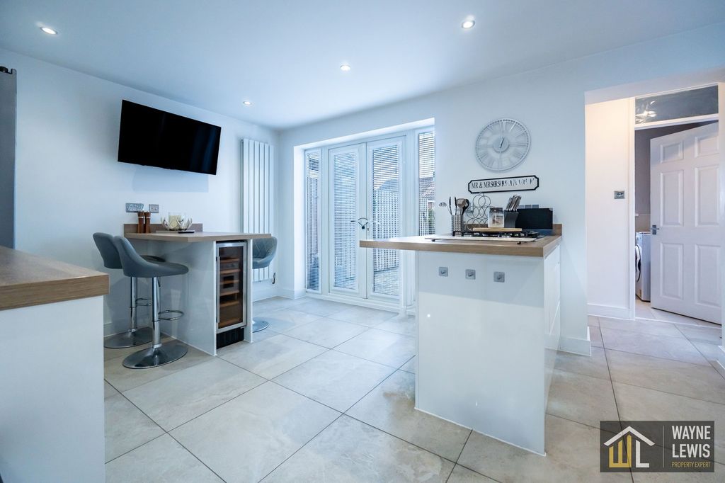 Additional image 3 of 3 bed semi-detached house for saleMaple Close, Pontllanfraith, Blackwood NP12