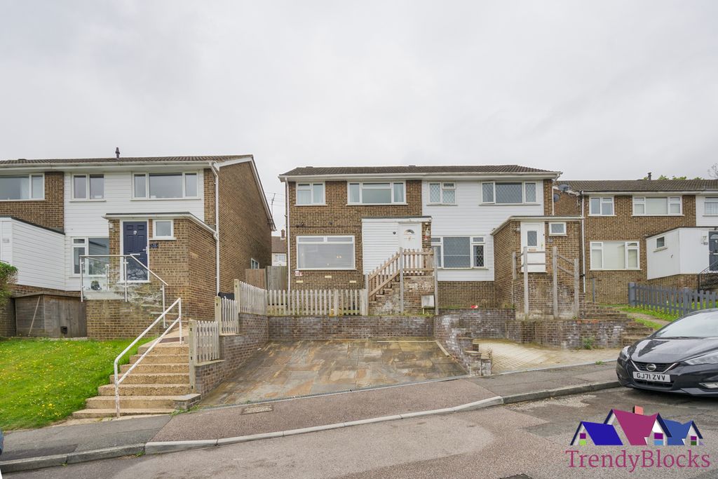 Additional image 2 of 3 bed terraced house for saleHillborough Grove, Chatham ME5
