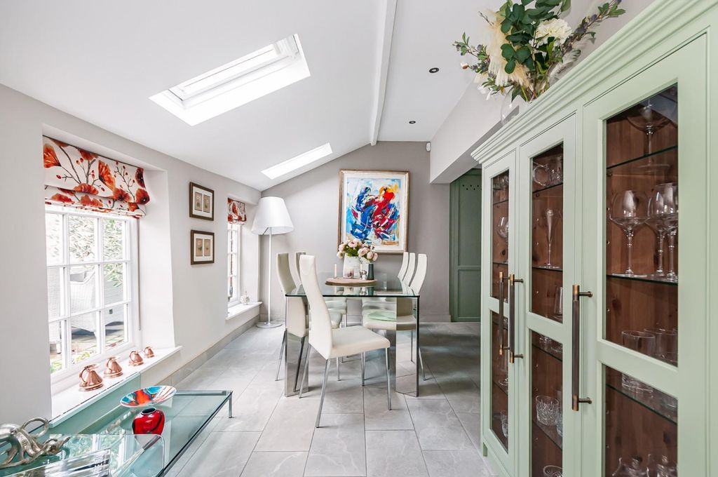 Additional image 8 of 4 bed town house for saleSt. John Street, Beverley HU17