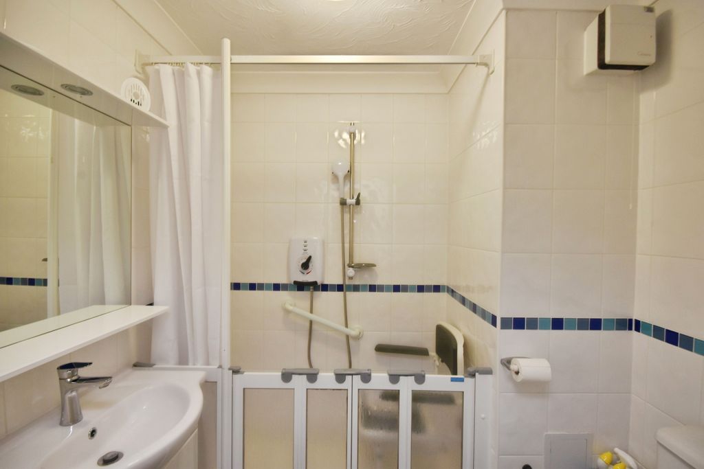Additional image 7 of 1 bed flat for saleMclay Court, Cardiff CF5