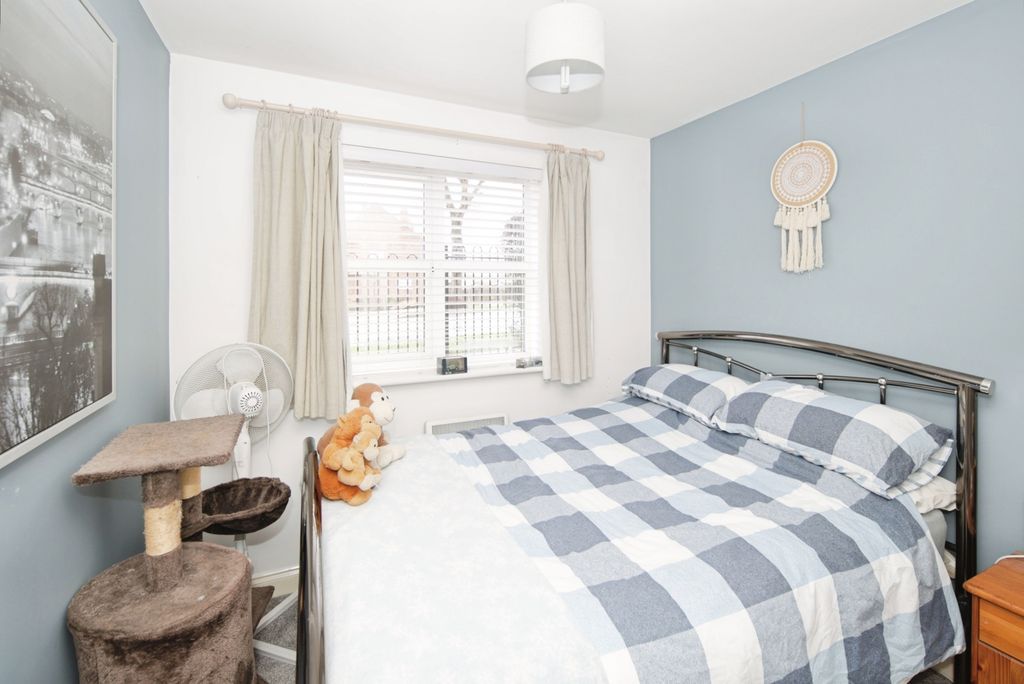 Additional image 8 of 2 bed flat for saleBlack-A-Tree Road, Nuneaton, Warwickshire CV10