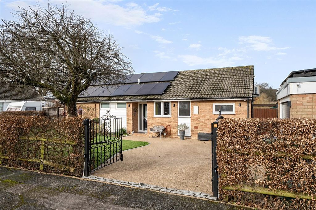 Additional image 17 of 3 bed detached bungalow for saleBushey Shaw, Ashtead KT21