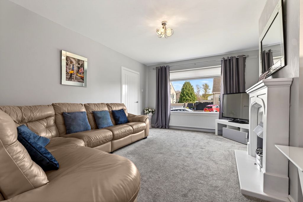 Additional image 2 of 3 bed semi-detached house for saleWeaver Crescent, Airdrie ML6