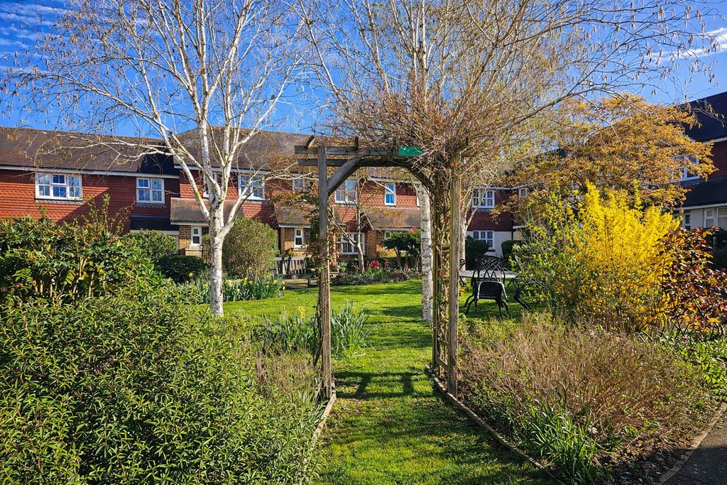 Additional image 14 of 2 bed flat for saleRosehill, Billingshurst RH14