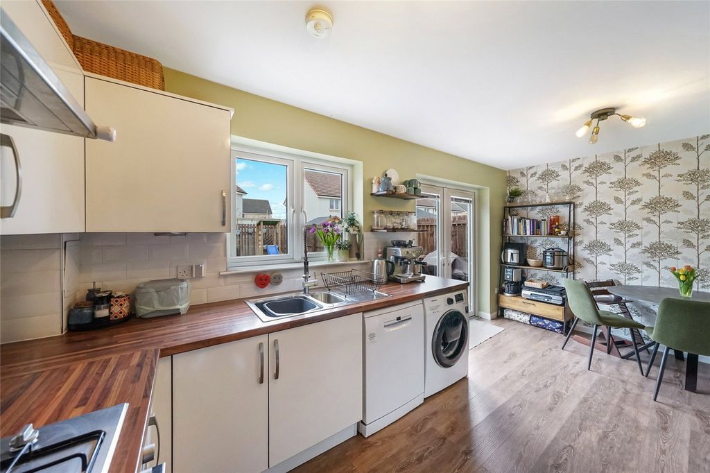 Additional image 5 of 3 bed semi-detached house for saleLapwing Place, Alloa, Clackmannanshire FK10