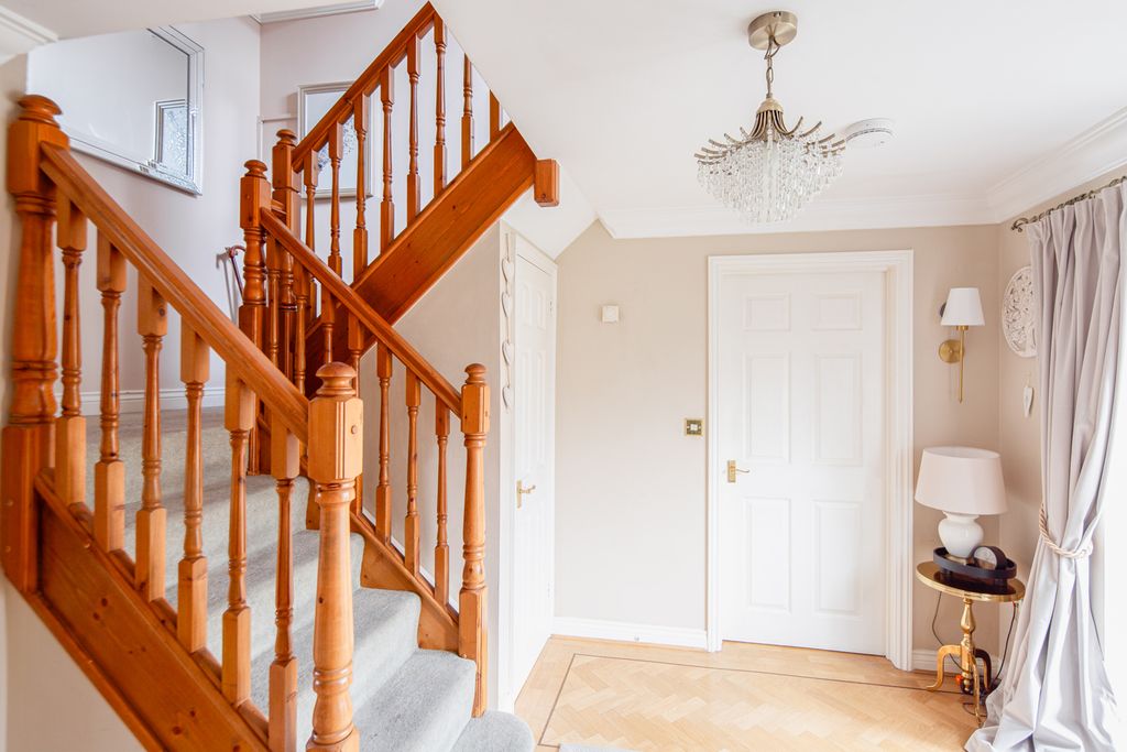 Additional image 3 of 5 bed detached house for saleMallards Way, Bicester OX26