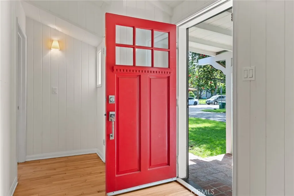 5857 Nagle Ave, Sherman Oaks, CA 91401 photo 3