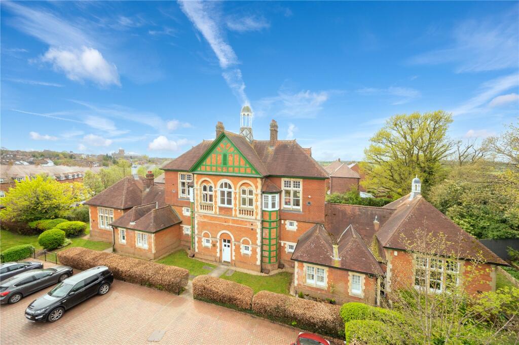 Goldsmith Way, St. Albans, Hertfordshire