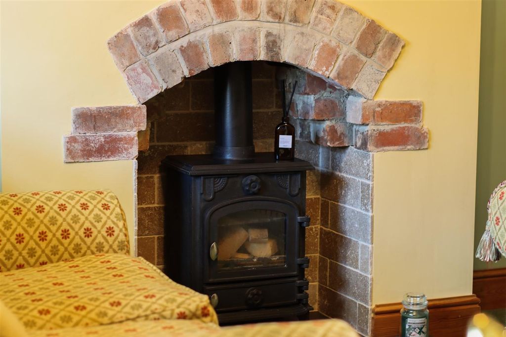 Additional image 7 of 3 bed detached house for saleTapton View Road, Chesterfield S41
