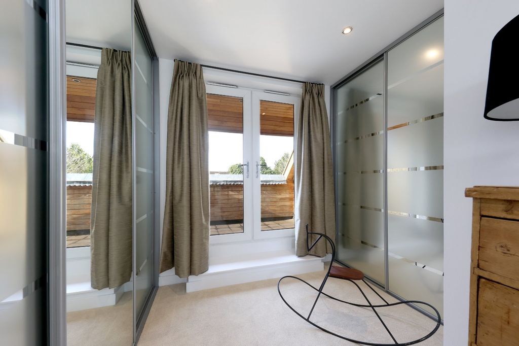 Additional image 8 of 2 bed flat for saleStation Road, Beaconsfield, Buckinghamshire HP9