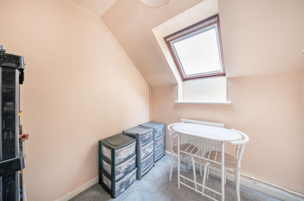 Additional image 17 of 3 bed end terrace house for saleWoking, Surrey GU21