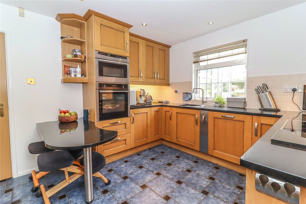 Additional image 17 of 4 bed detached house for saleBurdock Close, Goodworth Clatford, Andover, Hampshire SP11
