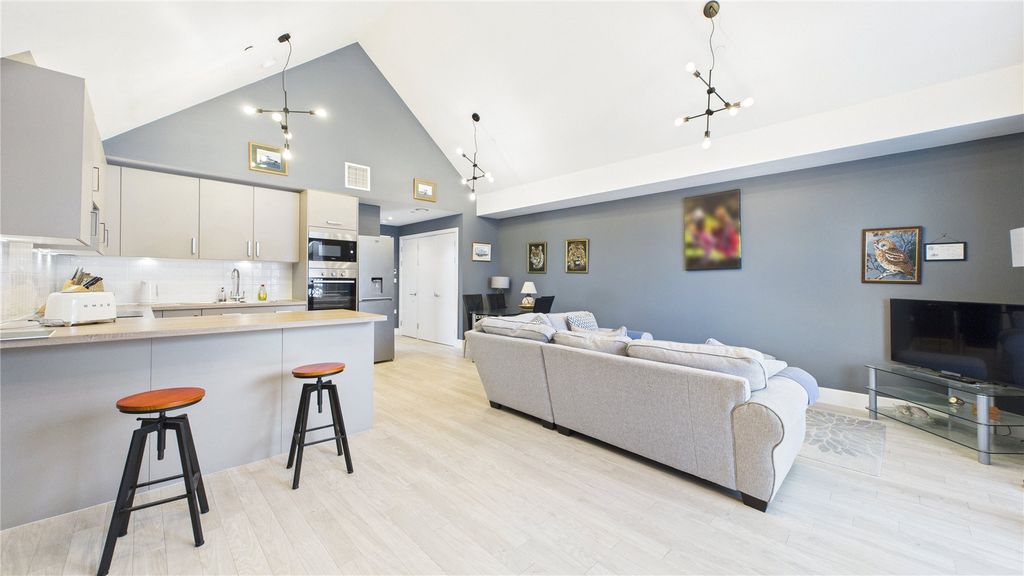 Additional image 2 of 1 bed flat for saleHorsell, Surrey GU21