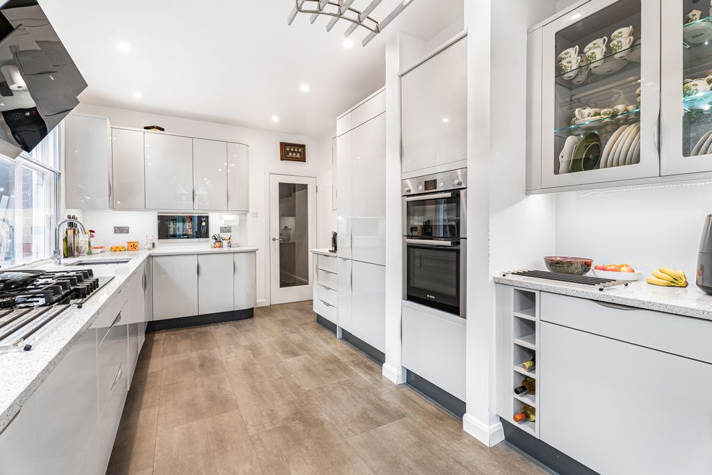 Additional image 3 of 4 bed end terrace house for saleKings Road, Berkhamsted, Hertfordshire HP4