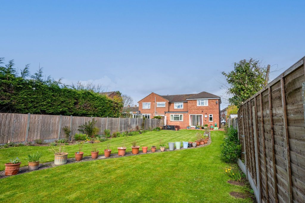 Additional image 30 of 4 bed semi-detached house for saleThrockmorton Road, Alcester B49