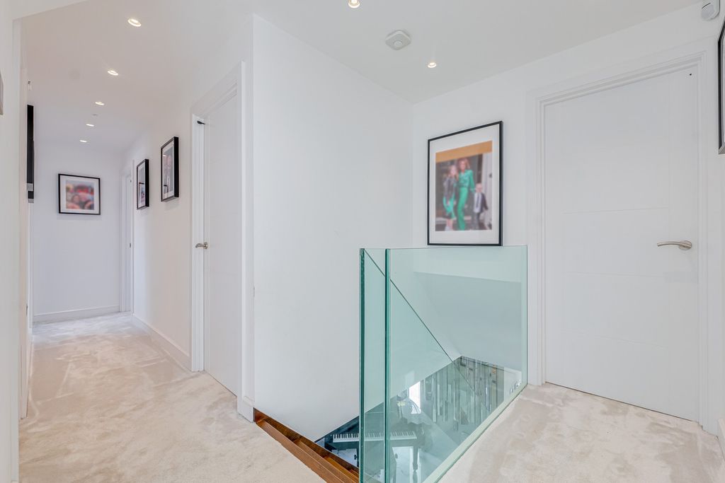 Additional image 18 of 5 bed detached house for saleHomestead Gardens, Hadleigh SS7