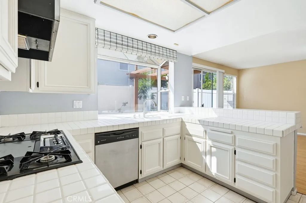 Additional image 11 of 4 Estrella, Irvine, CA 92614