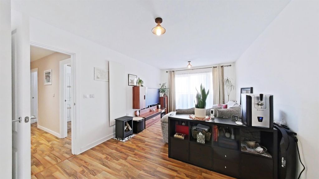 Additional image 3 of 2 bed flat for saleLittle Brights Road, Belvedere DA17