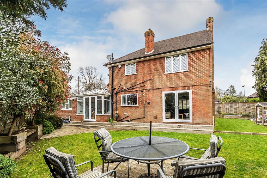 Additional image 33 of 3 bed property for saleGlebe Road, Ashtead KT21