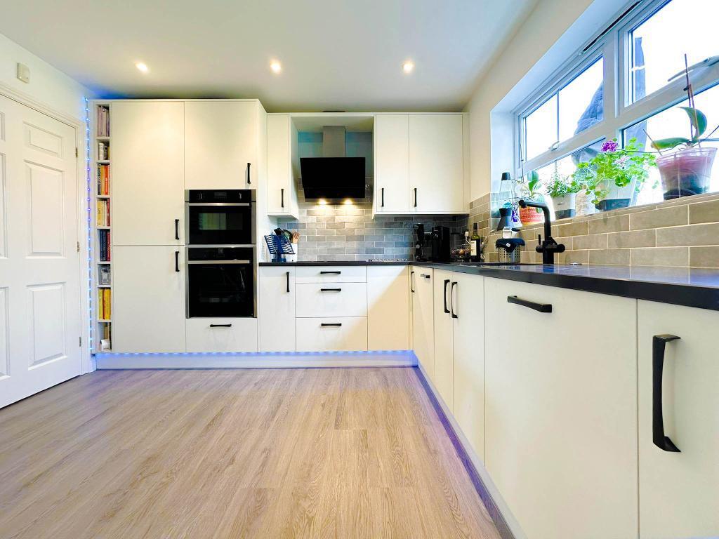 Additional image 5 of Castell Close, Trowbridge, BA14 7UJ