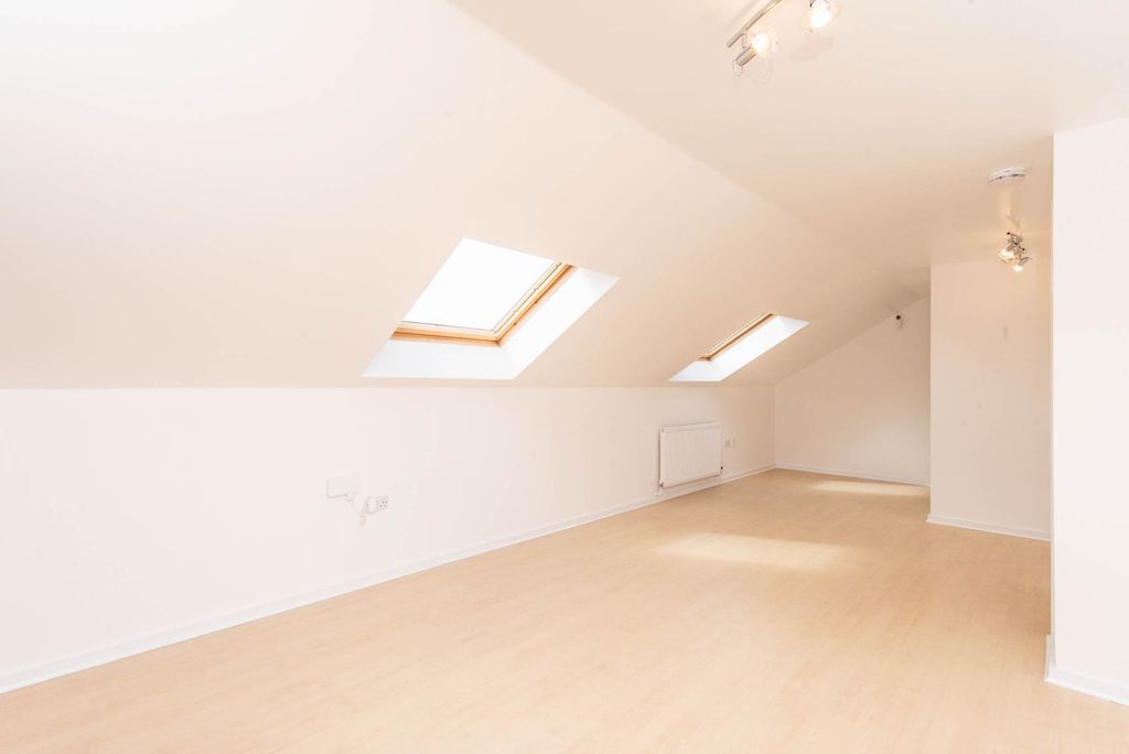 Additional image 13 of 2 bed flat for saleCamlough Walk, Chesterfield S41