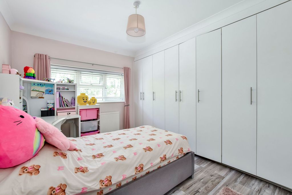 Additional image 18 of 4 bed semi-detached house for saleHazelwood Lane, Abbots Langley WD5