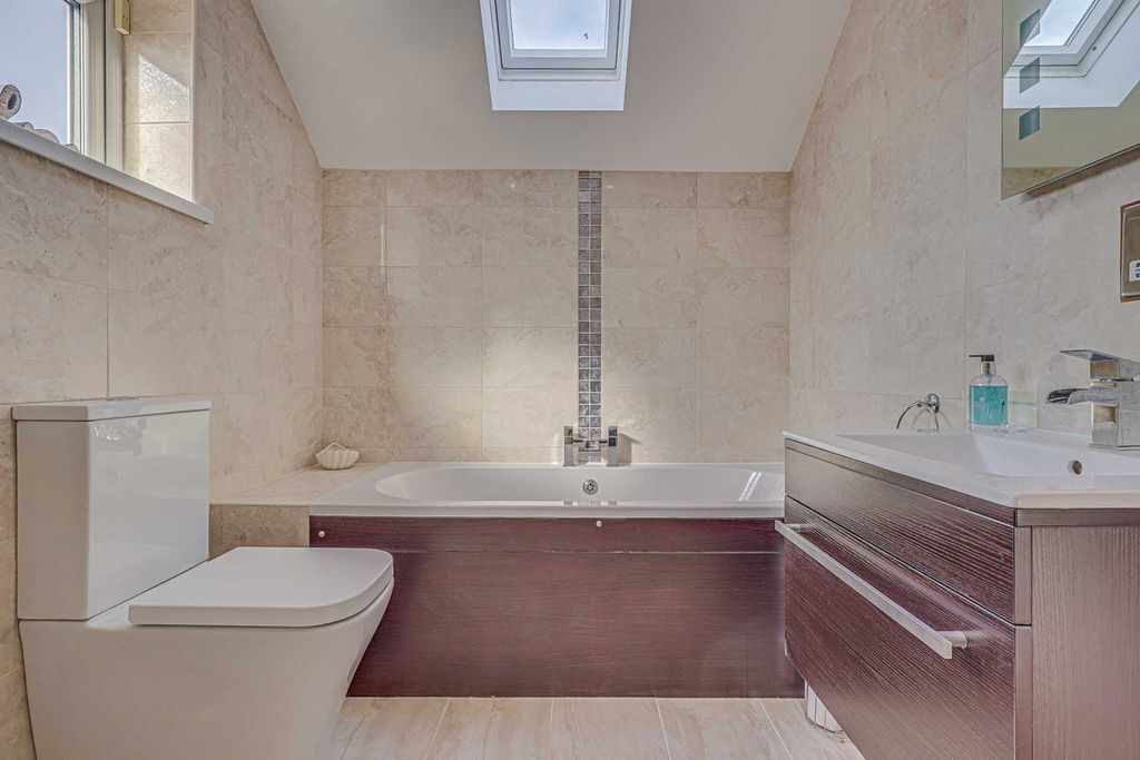 Additional image 38 of 5 bed detached house for saleHigh Road, Benfleet SS7